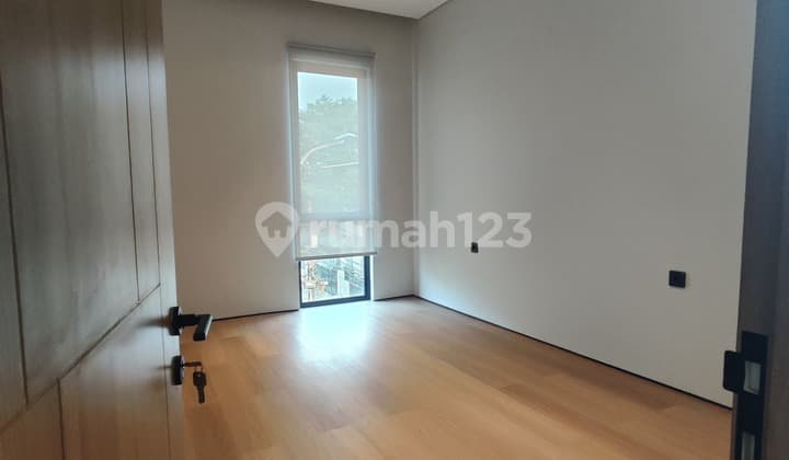 Disewakan Rumah Hoek Modern Minimalis di Kelapa Gading - Jakarta Utara