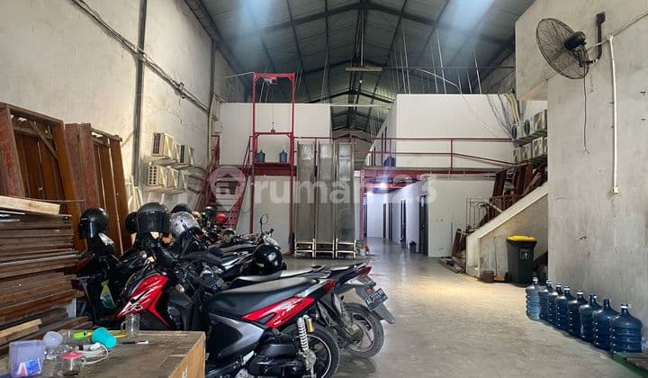 Gudang Siap Pakai Akses Kontainer Murah Dua Lantai Dek Besi Margomulyo Permai