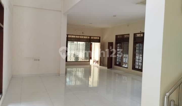 Rumah Nol Jalan Strategis Cocok untuk Usaha Murah Main Road Prime Area Raya Dharmahusada