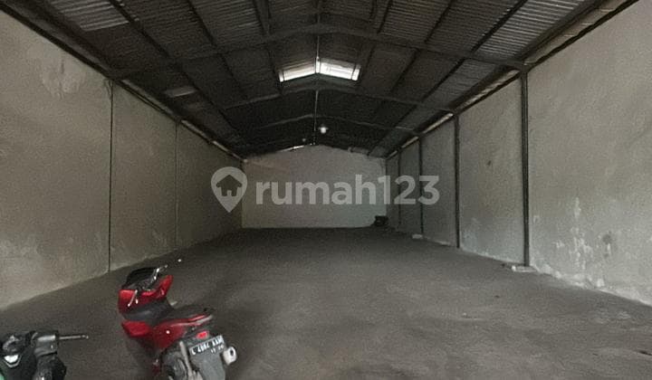 Affordable Ready-to-Use Warehouse, Flood-Free, Near Margomulyo Permai Toll Road.