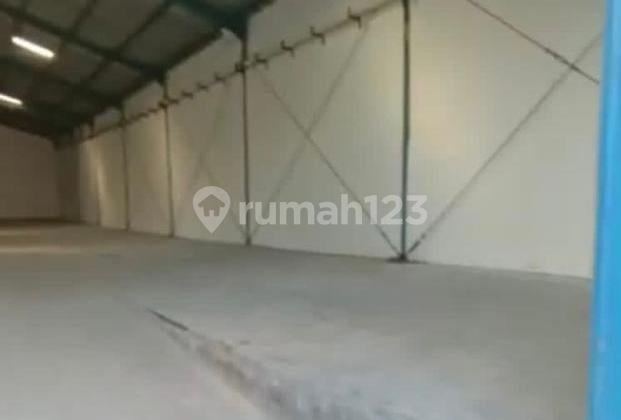 Gudang Siap Pakai Akses Kontainer Double Gate Margomulyo Permai