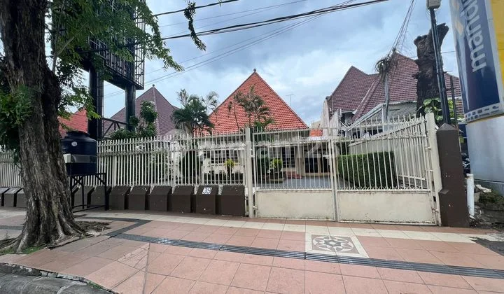 Rumah Komersial Area Pusat Kota Surabaya Main Road Raya Darmo Cocok Rumah Komersial Area Pusat Kota Surabaya Main Road Raya Darmo Cocok