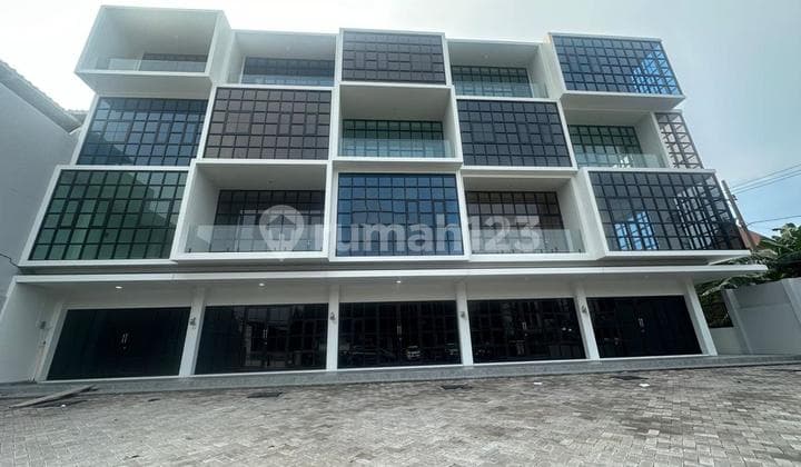 1 New Ready-to-Use Ruko with Spacious Parking, Dinoyo, Suitable for Business