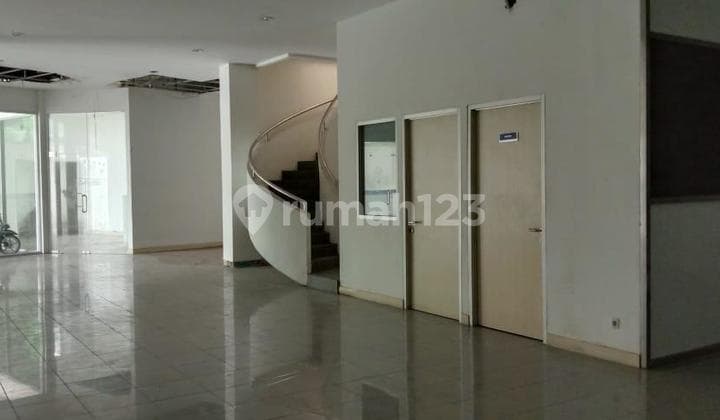 Ruko di Mayjen Sungkono, Surabaya 1.000 M Ruko Bangunan Ex Showroom Siap Pakai Nol Jalan Komersial Area Mayjen Sungkono