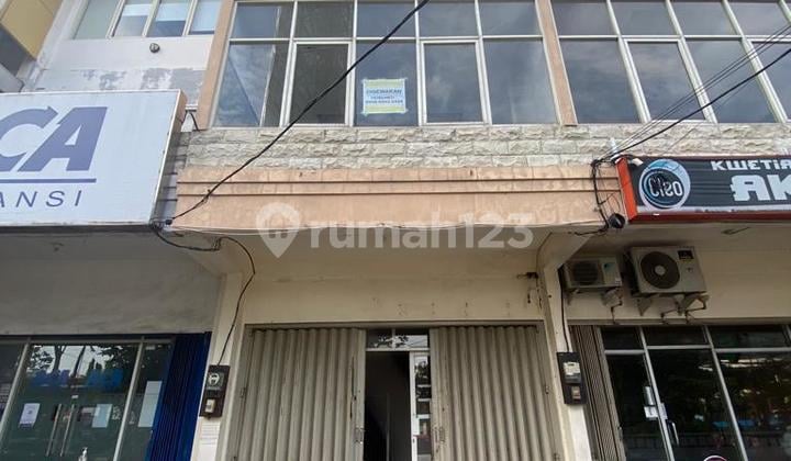 Zero Row Shop House, Wide Parking Road, Mayjen Sungkono