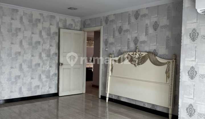 Apartemen Mewah Golf View Full Furnish Elite Kondominium Graha Family