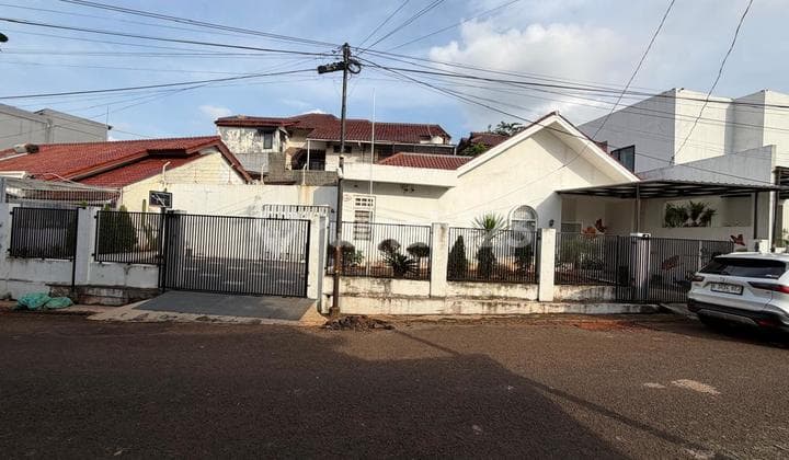 Dijual Rumah Bagus di Jl. Merpati Sektor 1 Jakarta Selatan
