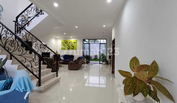 Rumah Cantik 2 Lantai Furnish Siap Huni Lingkungan Nyaman dan Tenang Sentul City, Bogor