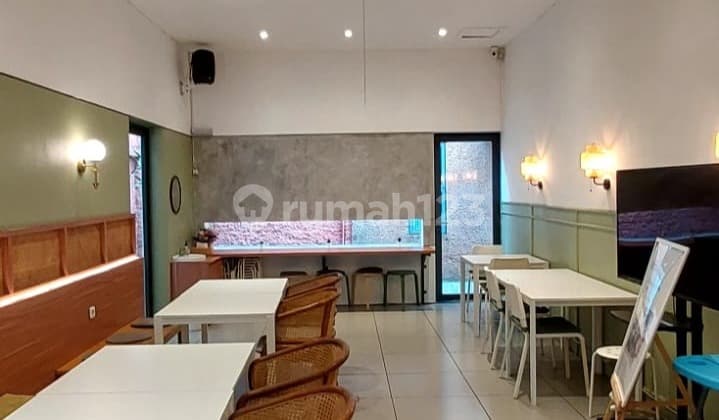 Ruang usaha bagus dan lokasi ramai di sayap Riau Bandung