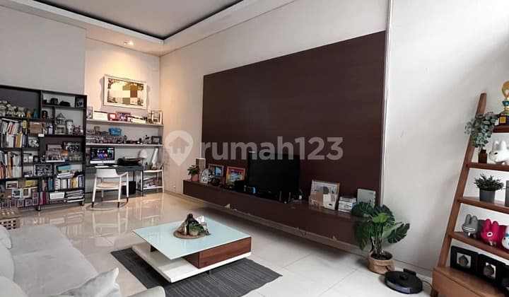 Rumah minimalis bagus dan siap huni lokasi Sayap Riau, Bandung