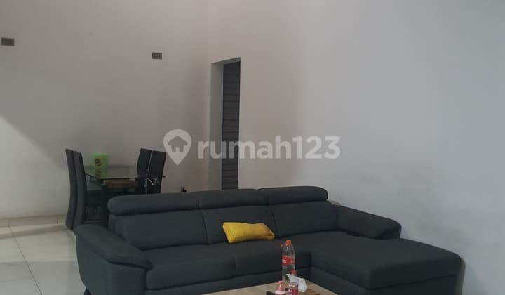 Rumah Tinggal Nyaman dan Siap Huni di Singgasana Pradana, Bandung