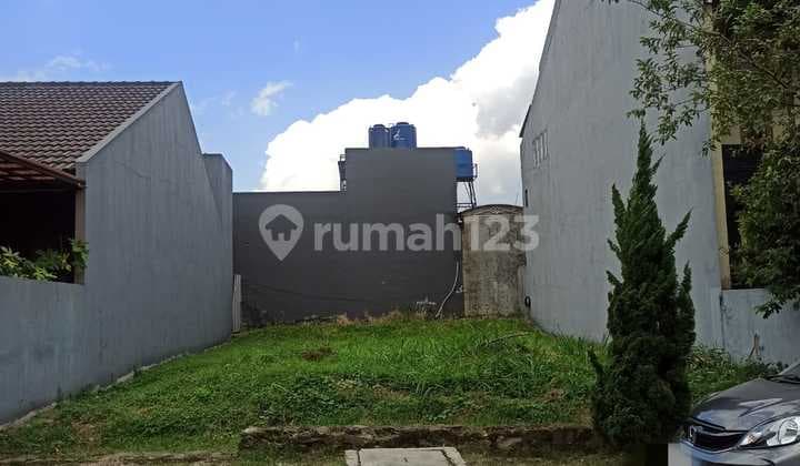 Kavling Dijual Posisi Bagus di Singgasana Pradana, Mekar Wangi