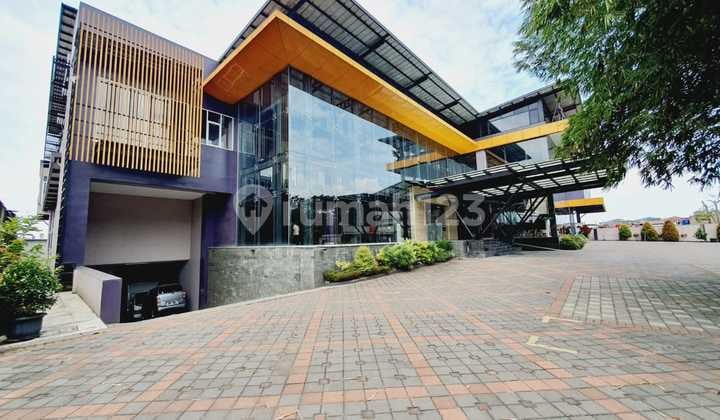 Gedung Kantor Sangat Premium di Pusat Kota Cimahi