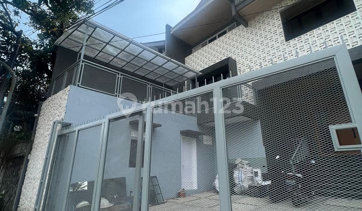 Rumah Baru 3 Lantai Siap Huni Komplek Setra Murni, Bandung