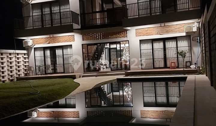 Really cool new villa with views of the sea, mountains and rice fields in Gianyar Bali