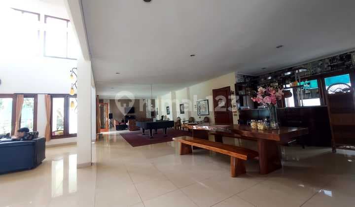 Active and Luxurious Hotel Very Cool Mountain View in the Lembang Area