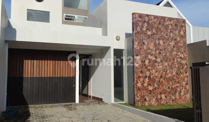 Rumah Baru Modern Minimalis View Alam Setiabudi Regency, Bandung