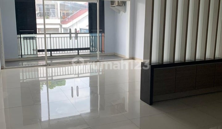 Ruko sangat bagus dan lokasi mainroad sayap Lengkong, Bandung