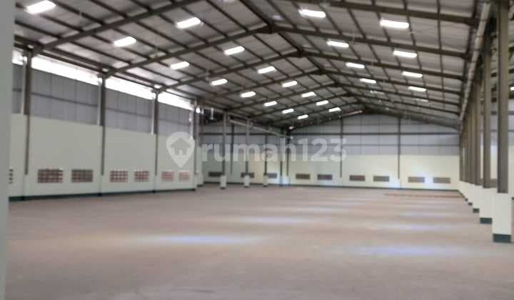 New Warehouse Ready to Use in Cibaligo Wing Industrial Area