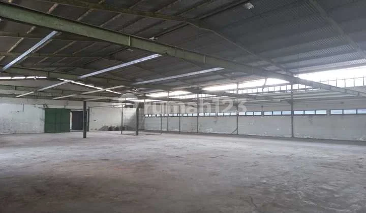Gudang siap pakai di kawasan Paralon sayap Cijerah, Bandung