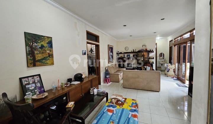 Rumah jual butuh uang dalam komplek Singgasana Pradana, Bandung