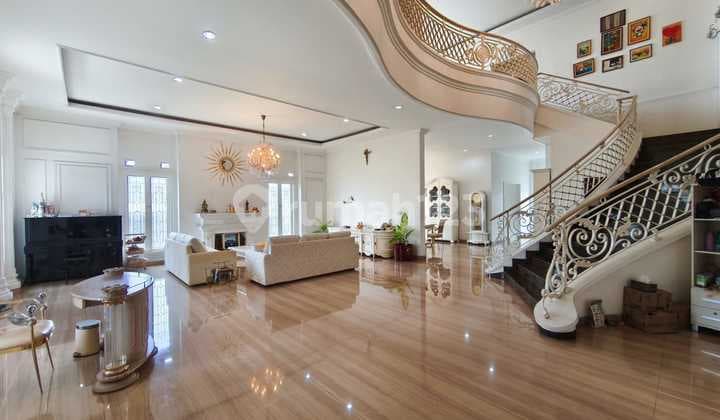 Rumah Mewah Premium American Mediterania di Setra Duta, Bandung