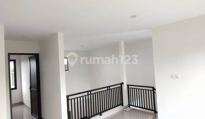 Minimalist new house price drop at Setiabudi Regency, Bandung.
