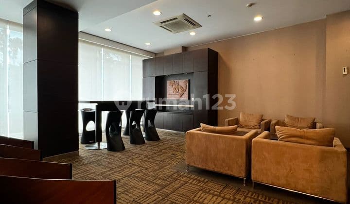 Gedung Kantor 3 Lantai Megah dan Lokasi Mainroad Dago, Bandung