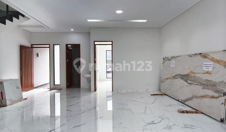 Rumah Baru Modern Minimalis di Mekar Wangi, Bandung