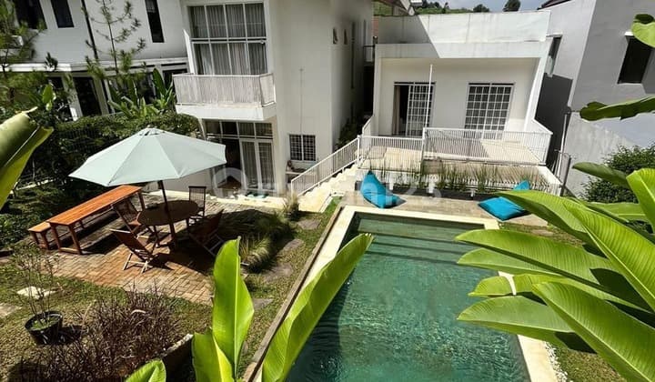 Turun Harga, Rumah Konsep Villa Design Cantik di Resor Dago Pakar