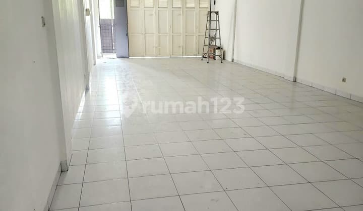 Ruko Usaha Lokasi Ramai dan Premium di Mekar Wangi, Bandung