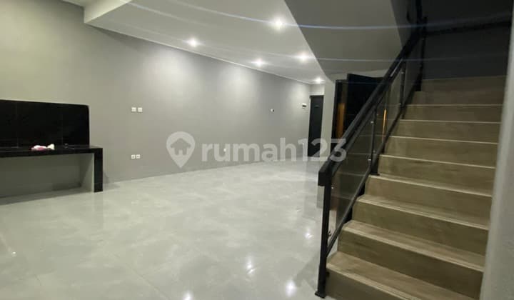 Rumah modern minimalis baru lokasi favorit di TKI 2, Bandung