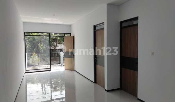 Rumah Baru Minimalis Siap Huni di Taman Kopo Indah, Bandung