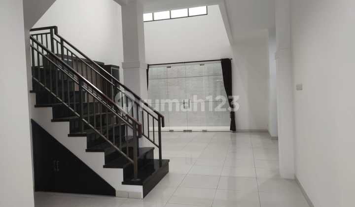 Good 2-Story House Ready to Occupy in Batununggal, Bandung