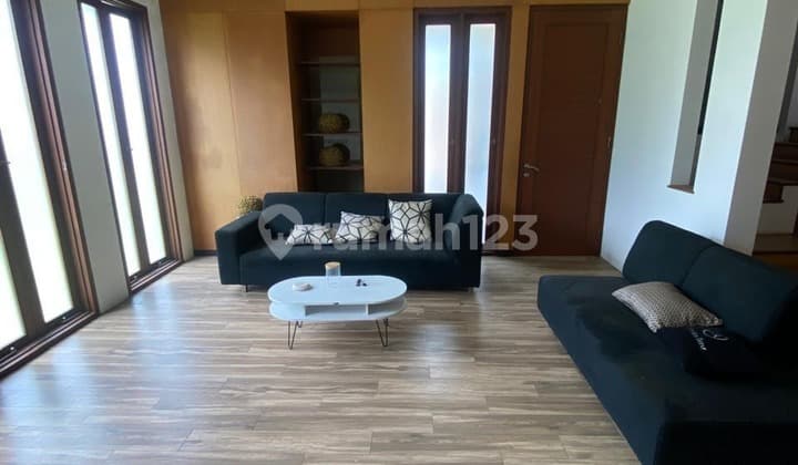 Rumah Minimalis Sangat Kokoh di Setra Duta, Bandung