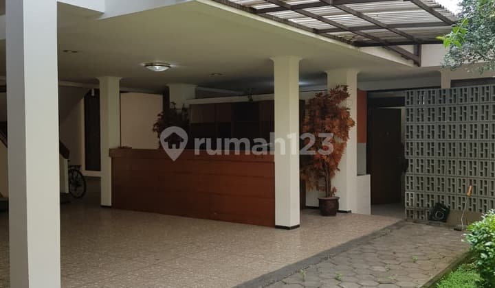Rumah Lokasi Strategis dan Harga Murah di Sayap Riau, Bandung