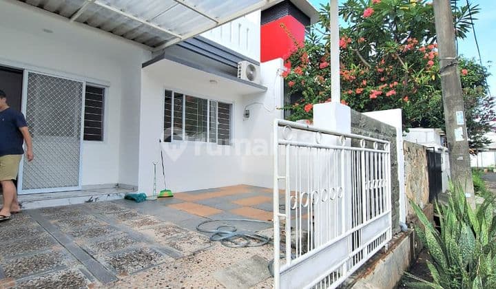 Rumah Sektor 5 Cantik Siap Huni