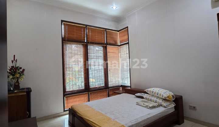 Graha Taman Rumah Kolam Renang Bintaro Bagus dan Mewah