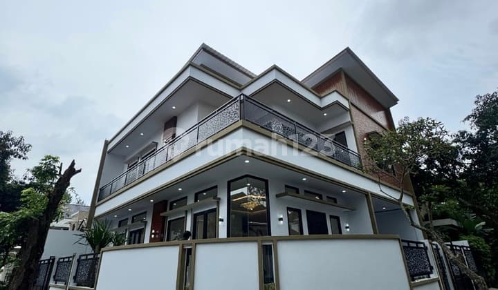 Rumah Hoek Bsd Kencana Loka Siap Pakai Baru Jadi