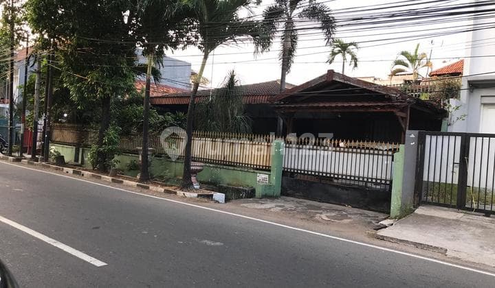 Harga di Bawah NJOP, Rumah Tua Hitung Tanah ,Lokasi Strategis