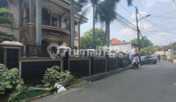 Turun Harga!! Dijual Rumah Mewah di Utan, Kayu, Jakarta Timur
