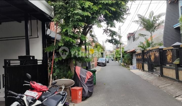 Dijual Rumah Cantik Minimalis 2 Lantai di Kampung Ambon Pulomas