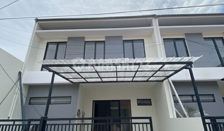 Quick Sale New House in Cisaranten Arcamanik, Ready to Occupy