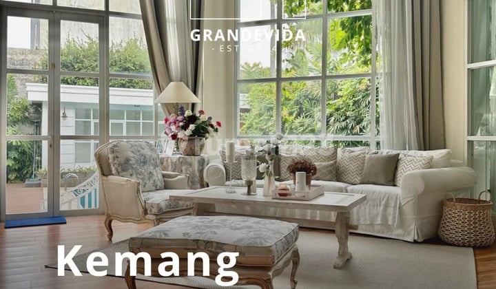 Luxurious Classic House Siap Huni Terawat Bangunan 2 Lantai Di Kemang Jakarta Selatan
