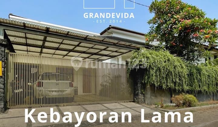 Ready to Live and Well-Maintained Modern Tropical House Design 2-Story Building