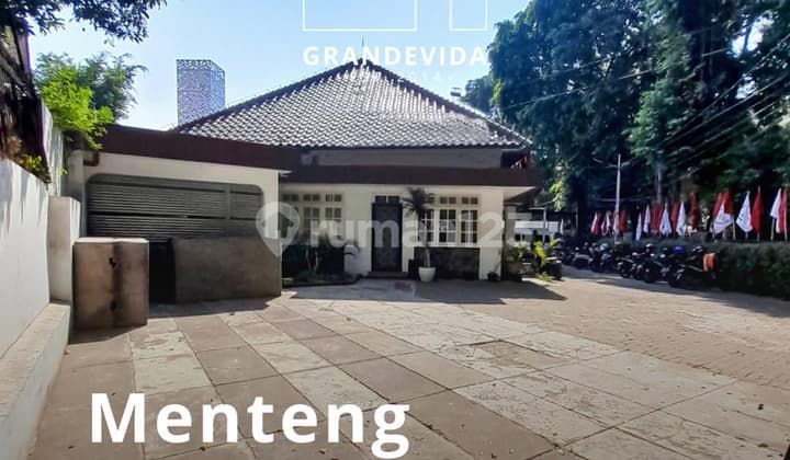 BIG HOUSE!! Cocok Untuk Kantor Lokasi Sangat Strategis Depan Ada Taman