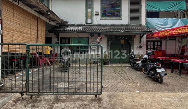 Hitung Tanah Bangunan Komersil, Prime Area, Cocok untuk Clinic, F&B, Kost atau Kantor, Dekat ke Senopati.