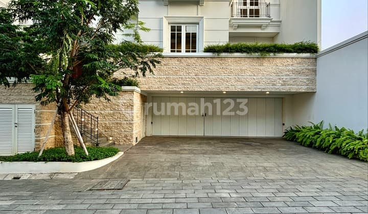 Rumah Baru 3 Lantai Modern Dalam Townhouse Kebayoran Baru