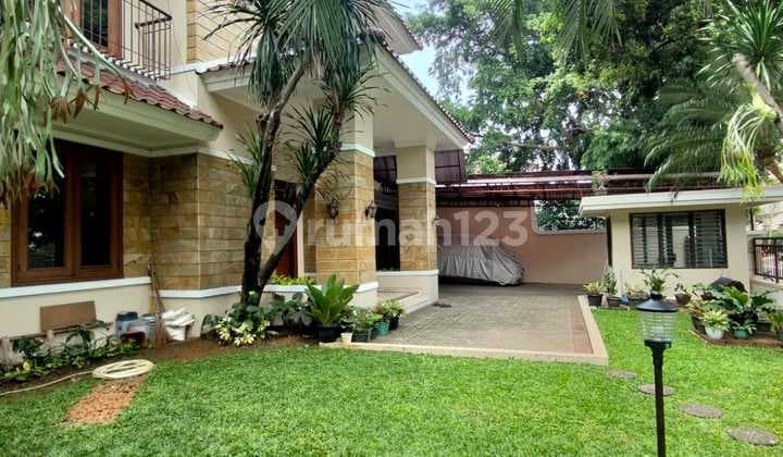 Classic House Well-Maintained and Minimal Renovation in a Very Strategic Location