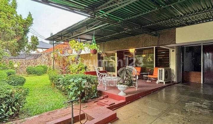 Suitable for Rebuilding in the Elite Pakubuwono Area, Highly Strategic Location